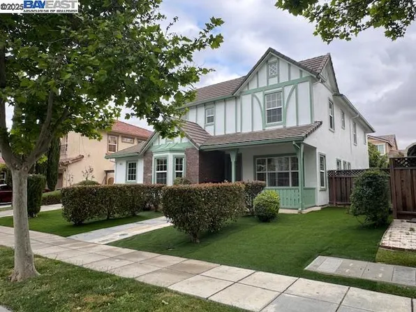 118 E Heritage Dr, Mountain House, CA 95391