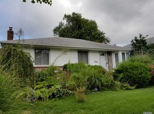18 Michael Rd, Syosset, NY 11791