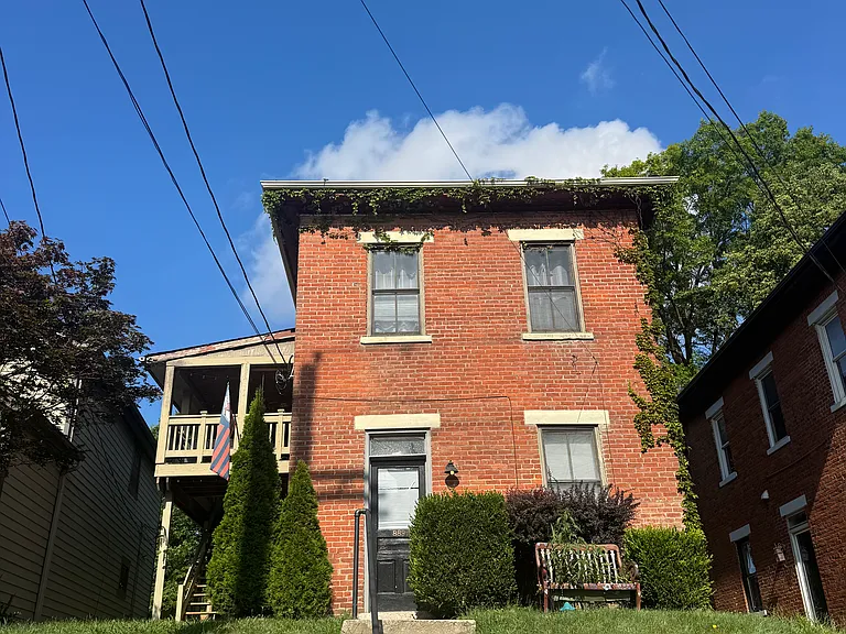 889 S Front St — Photo 10