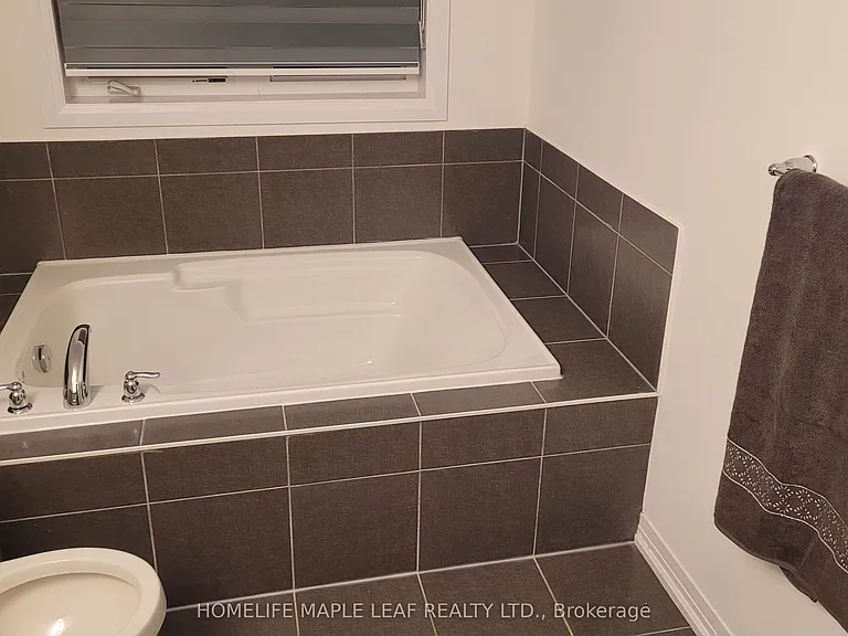 29 Selection Hts — Photo 11