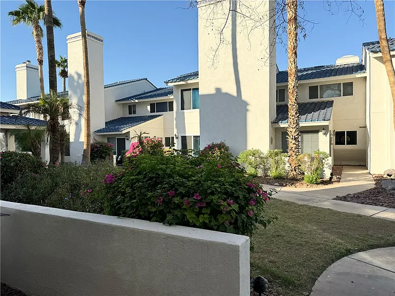 1800 Clubhouse Dr #K90 — Photo 32