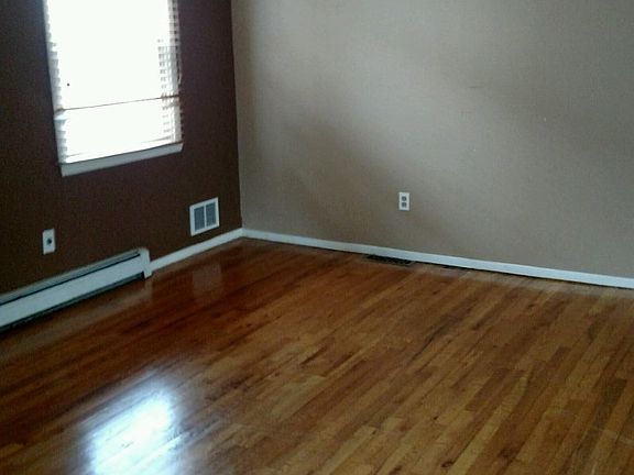 5th image of 205 Eltingville Blvd