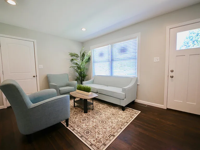 502 W Skyline Dr — Photo 7