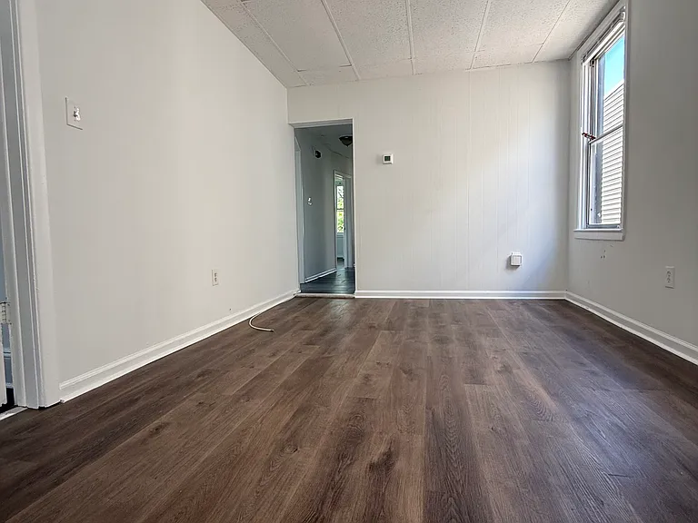 402 Armstrong Ave #2 — Photo 2