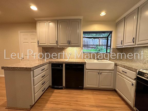 2nd image of 1098 Cindy Ct