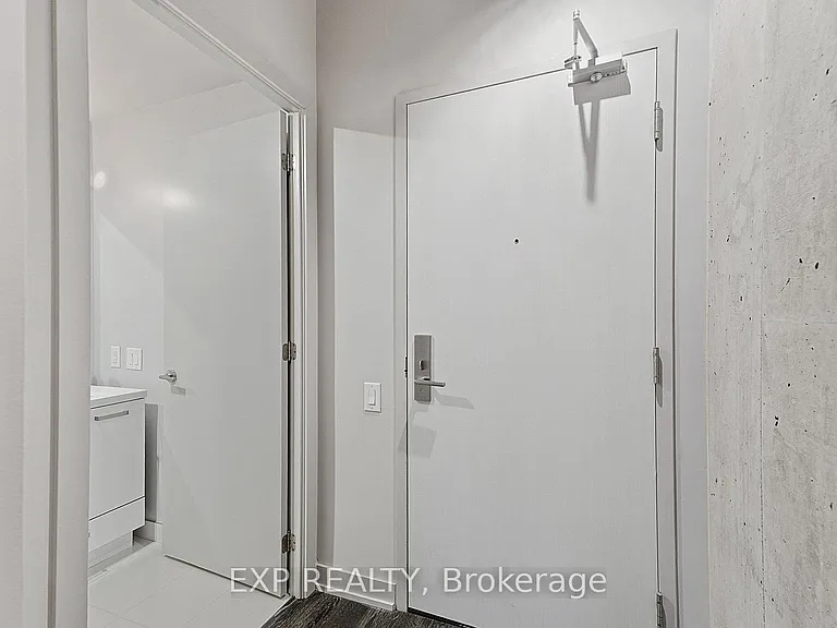 39 Brant St #416 — Photo 3