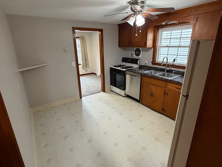 38 Delham Ave #1 — Photo 10