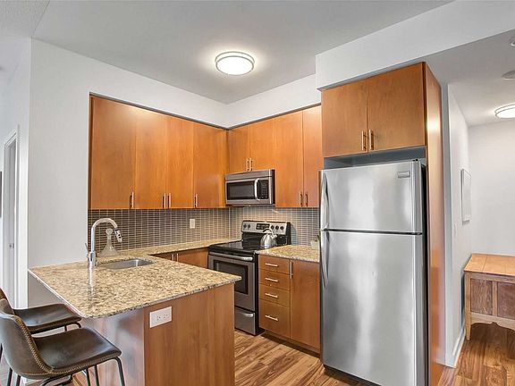 3rd image of 260 Sackville St #703