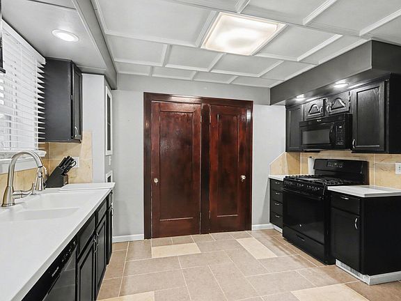 5th image of 206 S Lakeview St