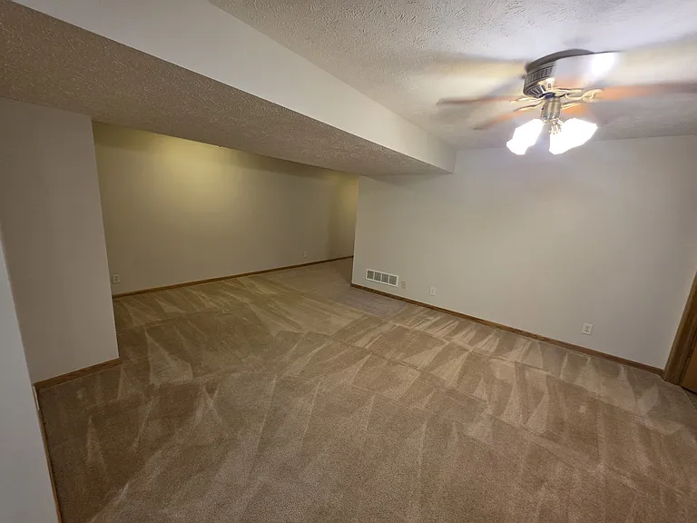 6817 S 49th Ter — Photo 11