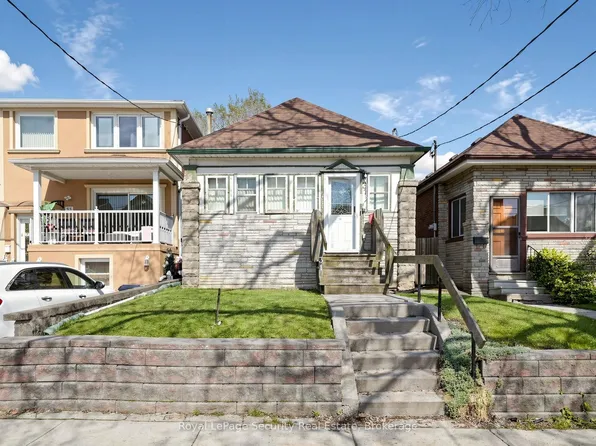 31 Blandford St, Toronto, ON M6E 3A6