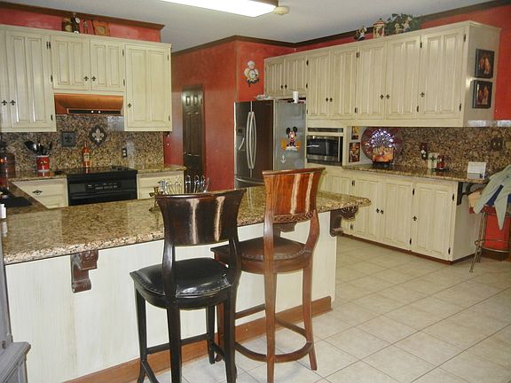 5th image of 115 Irish Bend Dr
