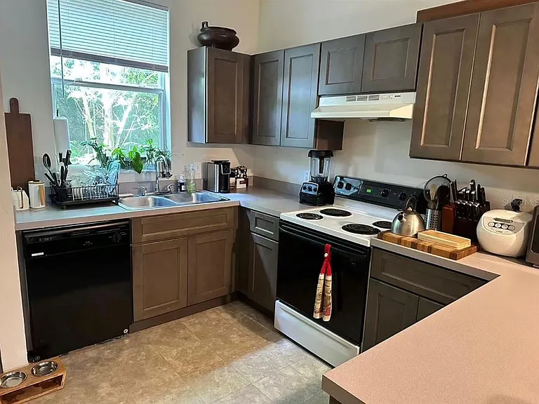 3940 SW 20th Ave #1107 — Photo 3