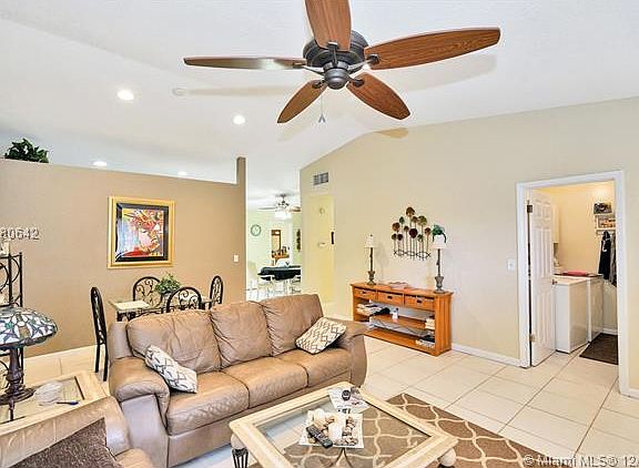 4th image of 1550 NW 93rd Ter