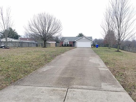 3rd image of 105 Daisy Ct