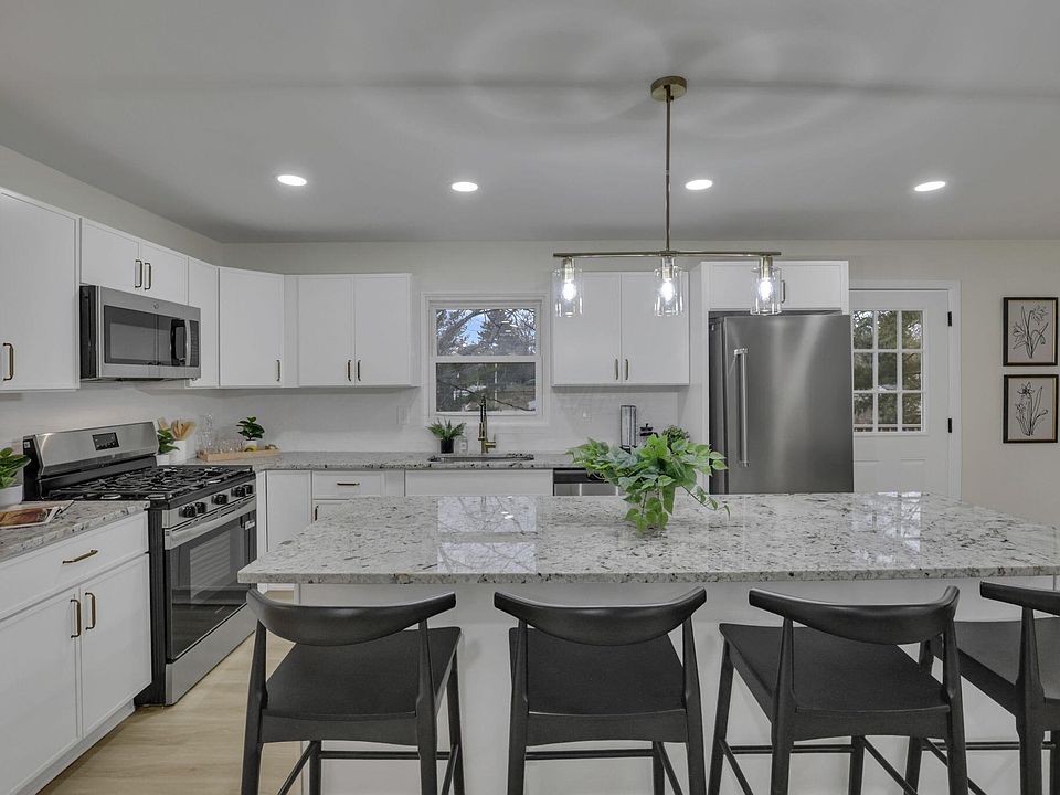 1st image of 115 Hill Rd S