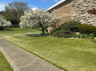 3602 16th St APT 24, Zion, IL 60099