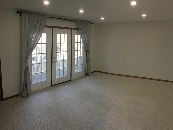 3rd image of 607 Quincy Bridge Ln APT 201