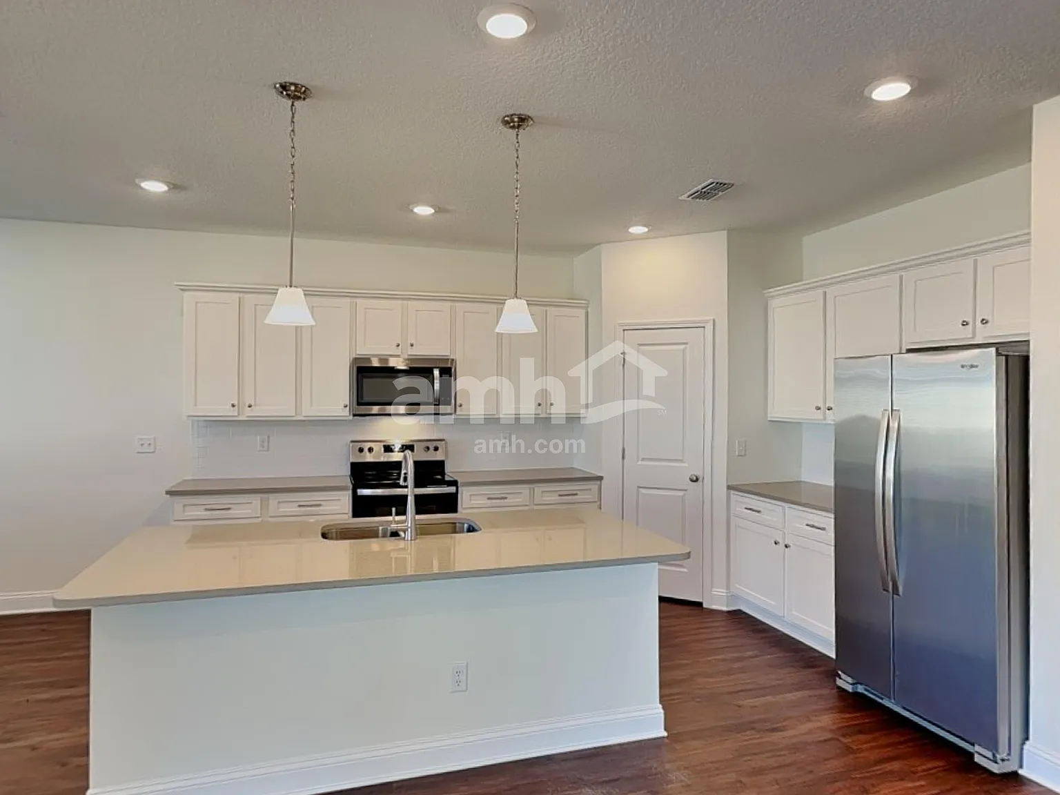 5 bed, 3.0 bath, 2377 sqft, $2,810 — Photo 3