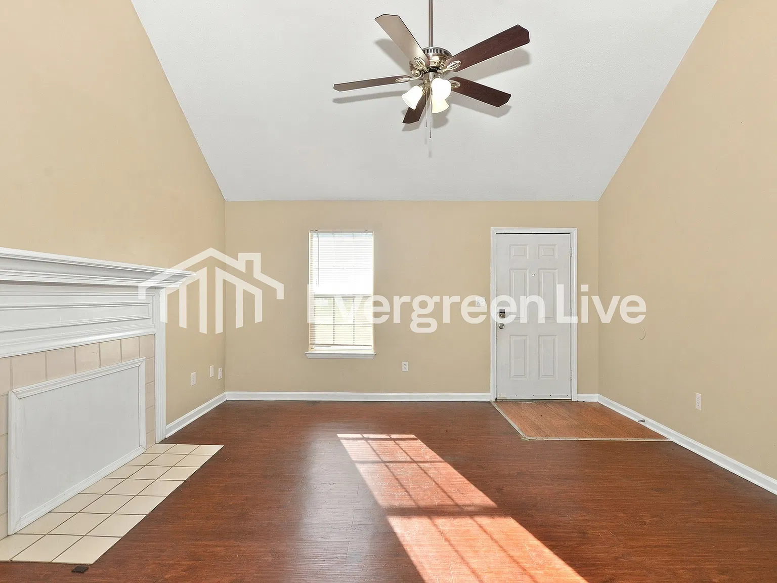 3 bed, 2.0 bath, 1083 sqft, $1,195 — Photo 4