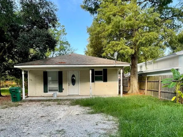 1549 Margie St, Waveland, MS 39576