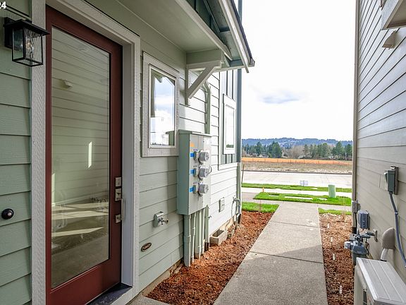 3rd image of 8355 SE Kinnaman St #1137