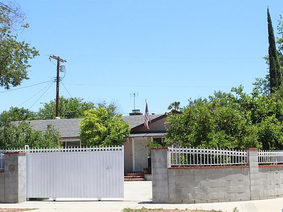 3rd image of 8478 Owensmouth Ave