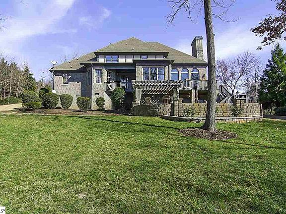 4th image of 6 Milan Dr
