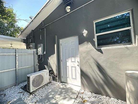 5th image of 40 Sutton Rd #1