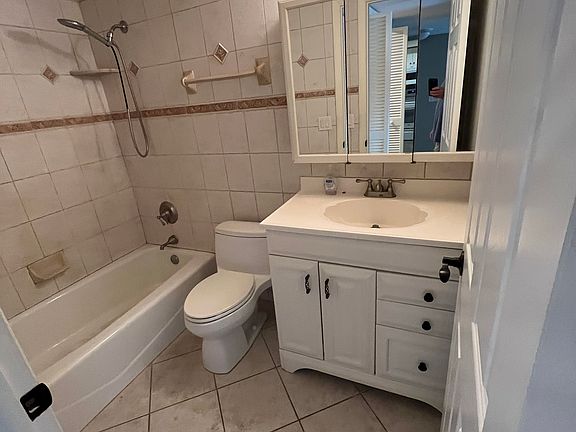 4th image of 128 Lehane Ter APT 208