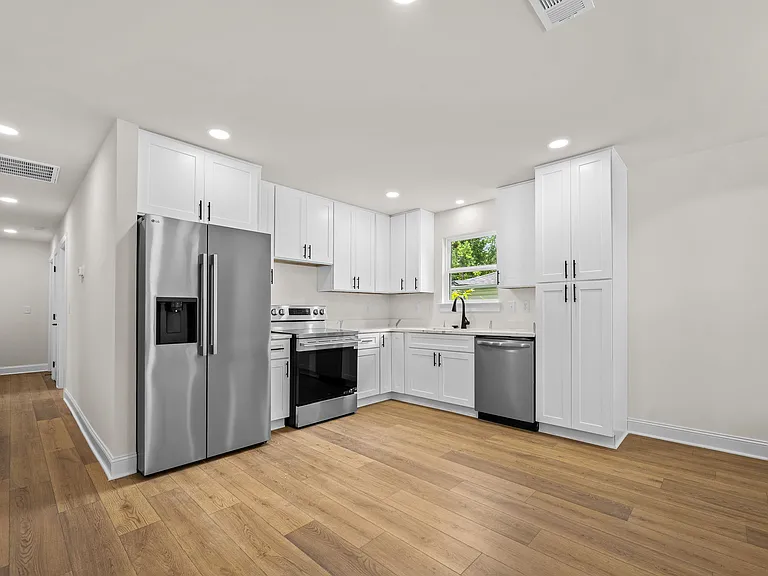 816 W Lincoln St — Photo 8