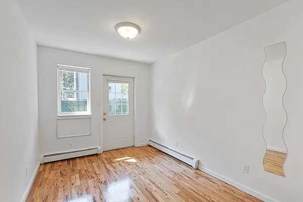 Rented by Nest Seekers International | media 8