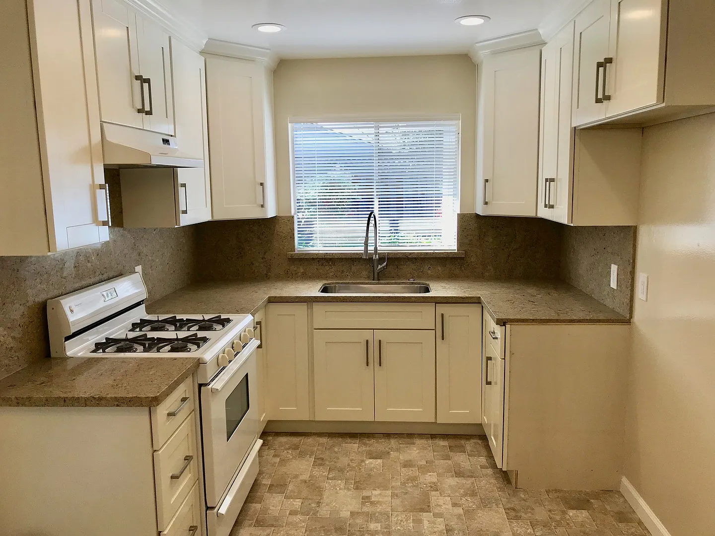 Beautifully Updated 3 Bed 1 Bath Sunnyvale Home - Cherry Chase! — Photo 4