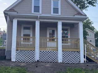 742 Charlotte St, Davenport, IA 52803