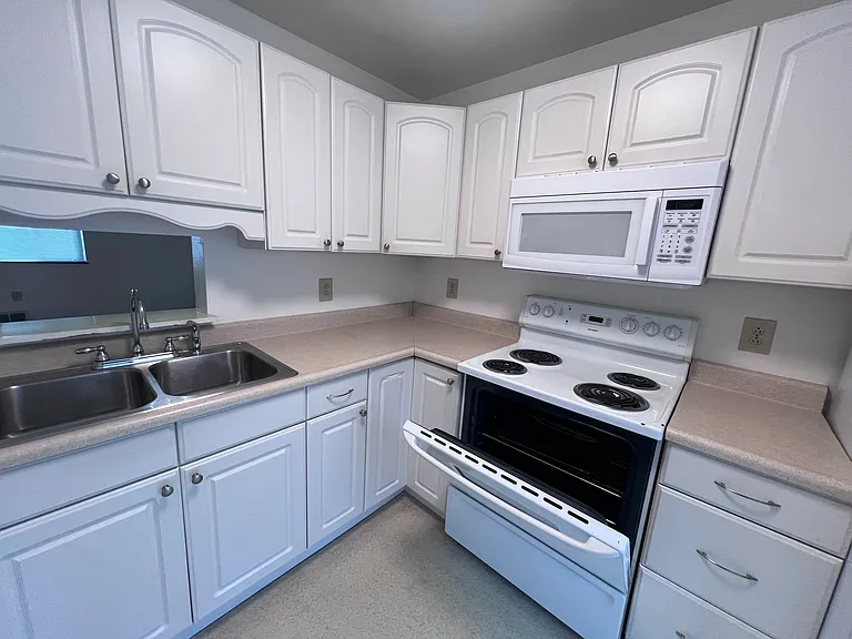 220 Orchard Hill Dr #B — Photo 5