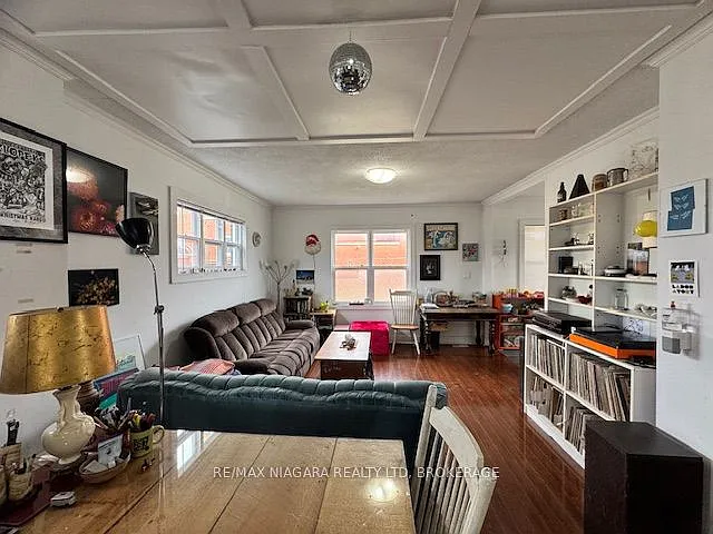 4893 Hunter St — Photo 4