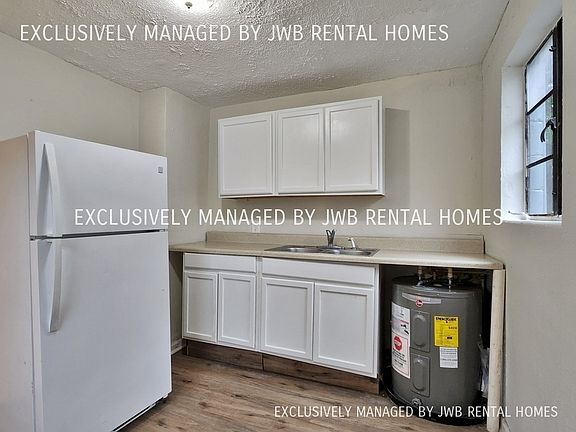 3rd image of 1356 Steele St