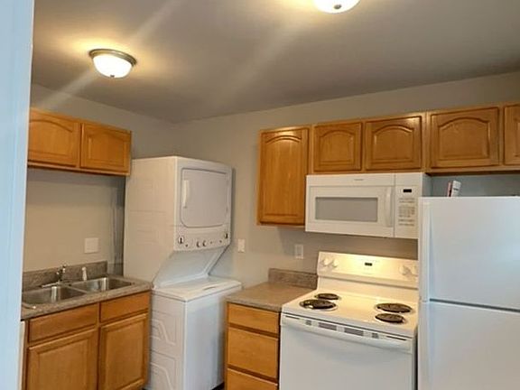 5th image of 1418 Laurel Ave APT 3