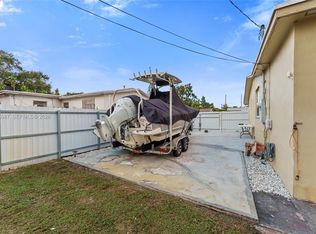 6416 Franklin St, Hollywood, FL 33024