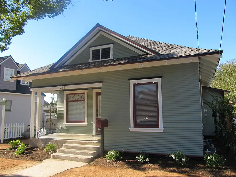 264-268 N Grand Ave — Photo 3