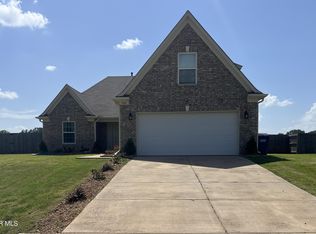 7599 Ridgefield Dr, Horn Lake, MS 38637