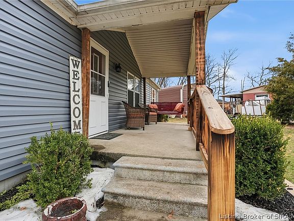 2nd image of 6112 Carr Circle