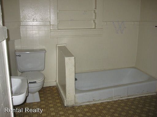 5th image of 2308 W Daisy Bates Dr APT 3
