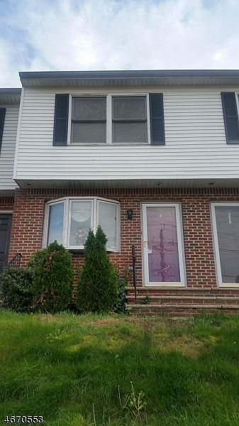 1st image of 640 Chancellor Ave, C0002
