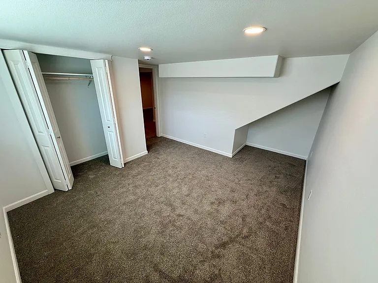 1329 Elm St — Photo 37