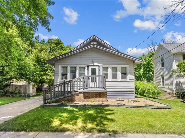 211 2nd St NW, Oelwein, IA 50662