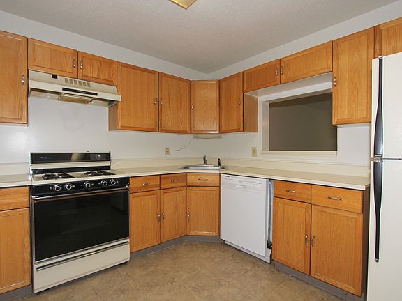 2nd image of 54 Jonathan Dr #54