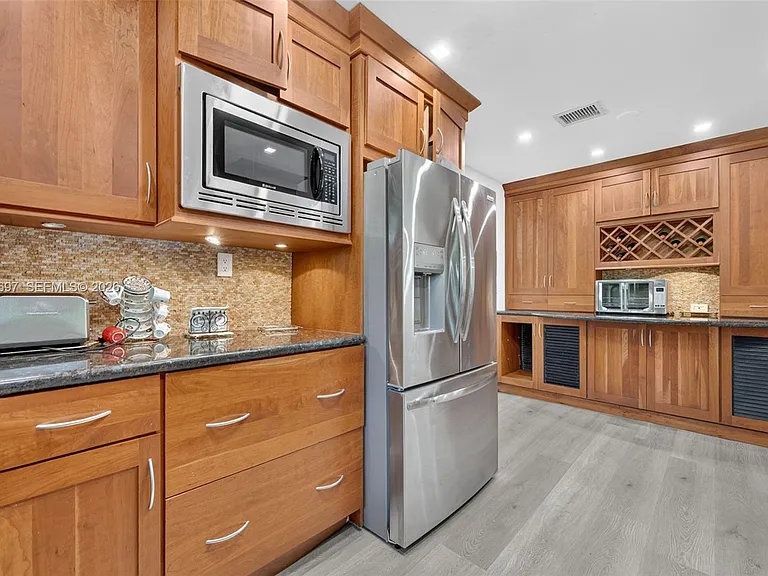 1532 Fletcher St — Photo 14
