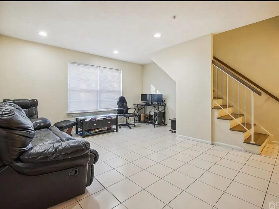 245 Prestwick Way
