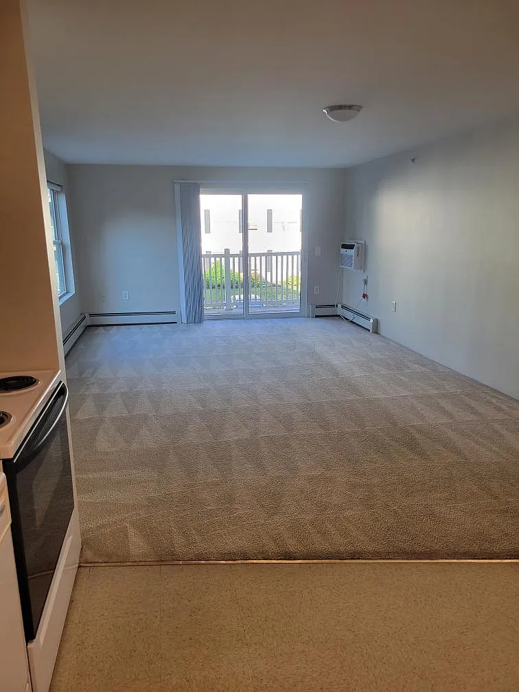 2 bed, 1100 sqft, $2,400 — Photo 3